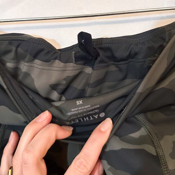 3 FOR $50! 🎁 ATHLETA Ultimate Stash Pocket Camo 7/8 Tight in SuperSonic … - Picture 6 of 6
